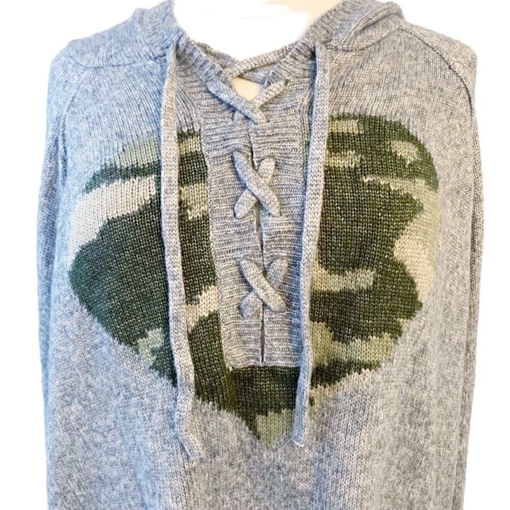 TORRID Chunky Pullover Hooded Camo Heart Raglan Sweater - Picture 5 of 13